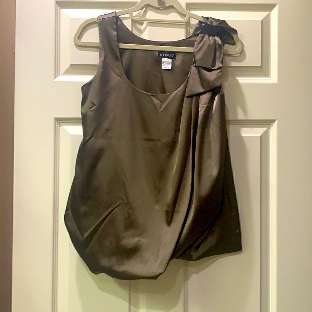 Venus Women’s Size 4 Bronze Cocktail Top for Summer Nights Out